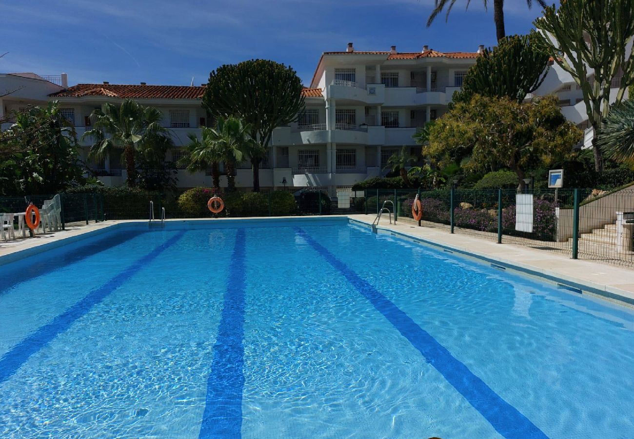 Apartamento en Fuengirola - Apartamento acogedor con piscina en Fuengirola