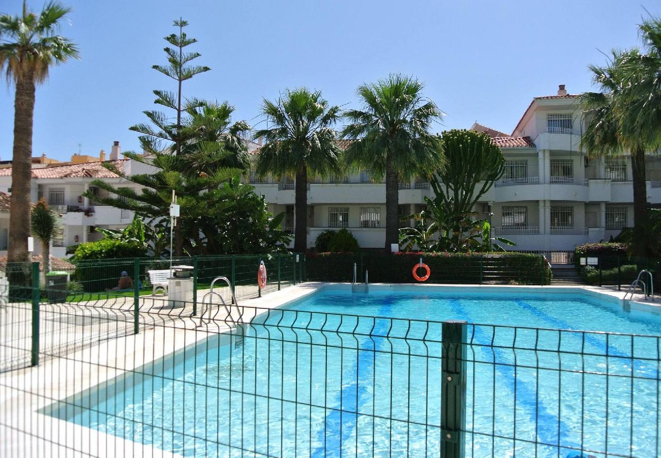 Apartamento en Fuengirola - Apartamento acogedor con piscina en Fuengirola