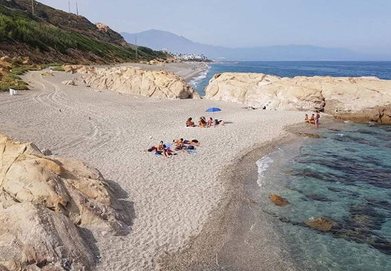 Casa en Manilva - Acogedora casa con terraza en Manilva