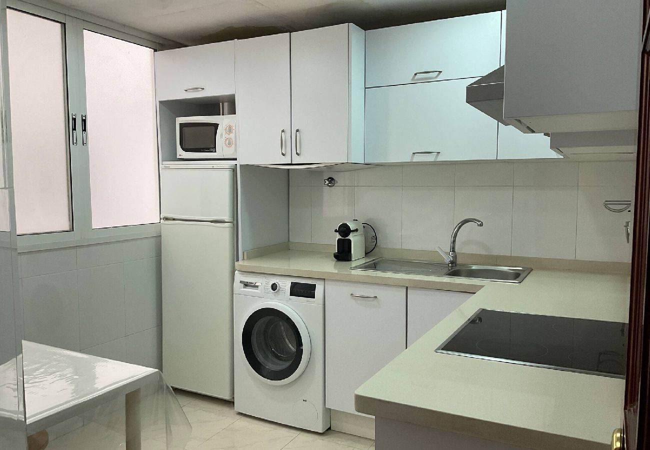 Apartamento en Málaga - Apartamento Princesa-Huelin Estacion AVE 10 min