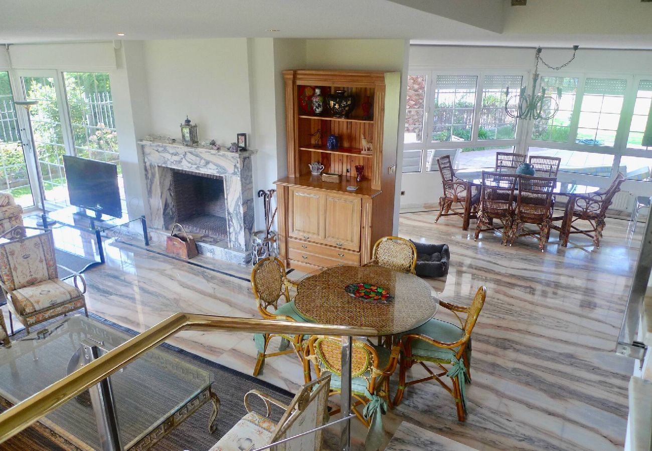 Chalet en Ribadesella - Casa Kusi con Jardin Privado y Jacuzzi