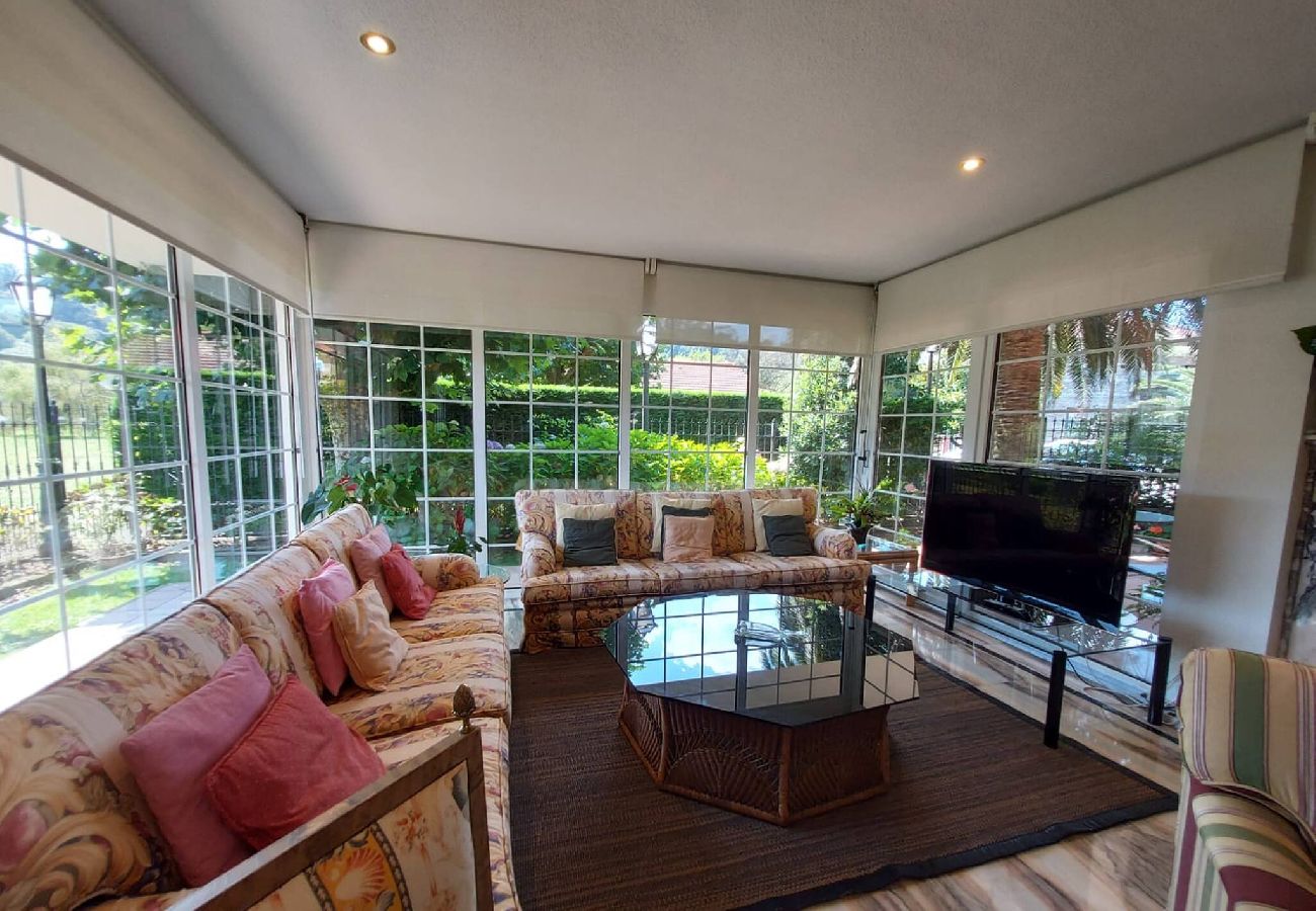 Chalet en Ribadesella - Casa Kusi con Jardin Privado y Jacuzzi