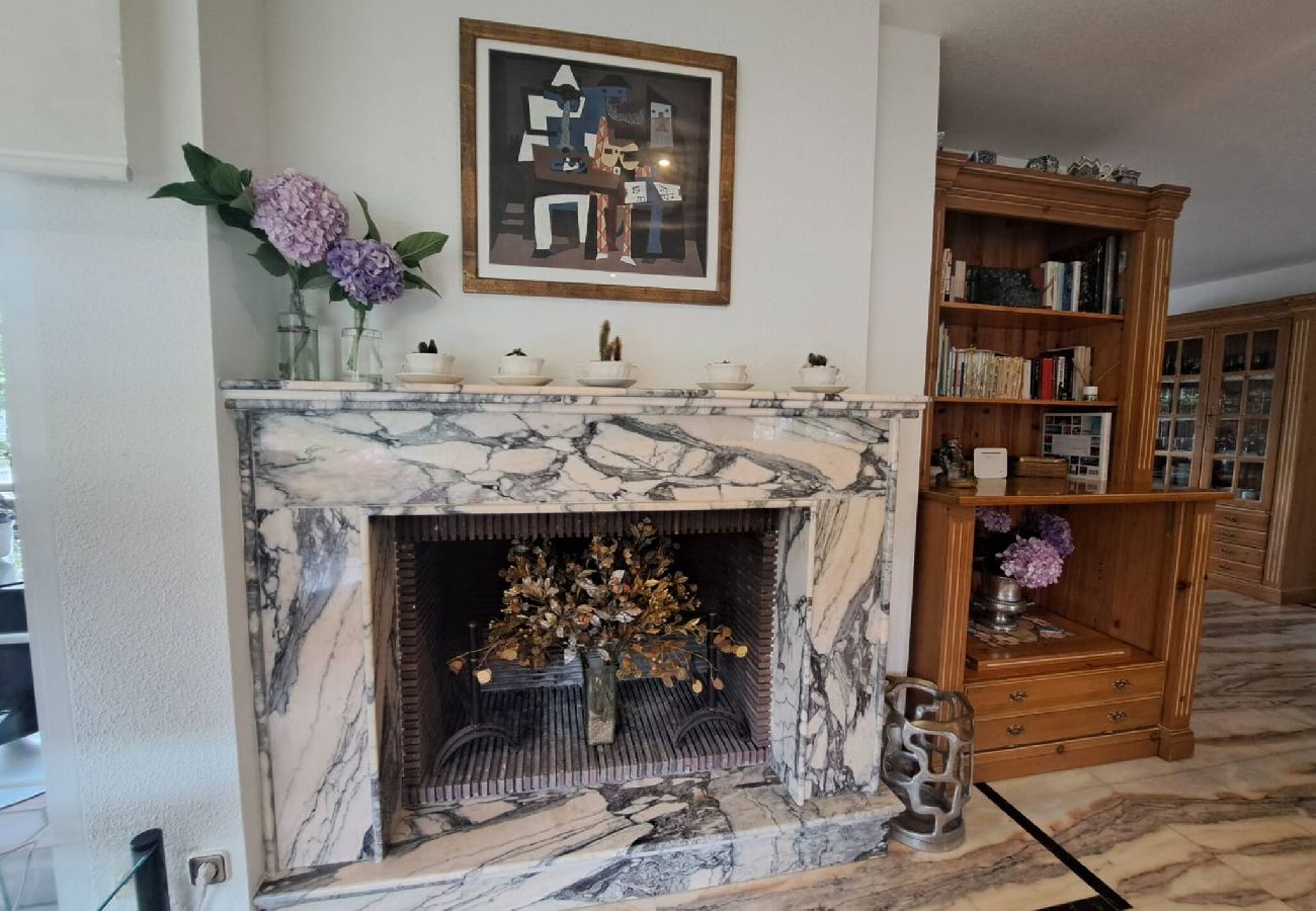 Chalet en Ribadesella - Casa Kusi con Jardin Privado y Jacuzzi