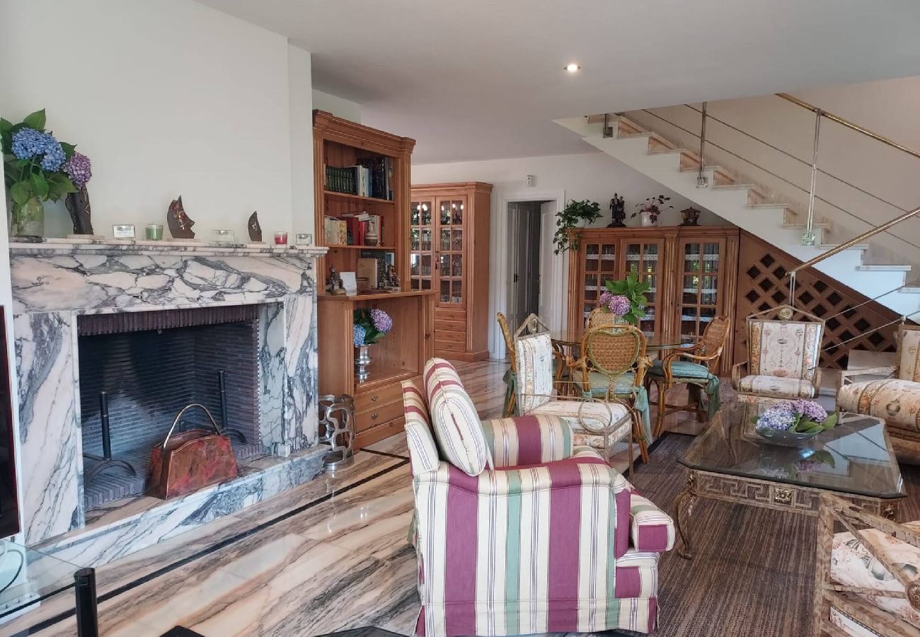 Chalet en Ribadesella - Casa Kusi con Jardin Privado y Jacuzzi