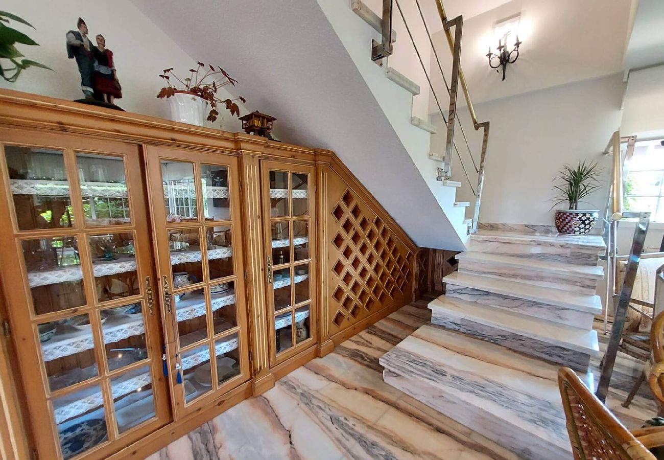 Chalet en Ribadesella - Casa Kusi con Jardin Privado y Jacuzzi