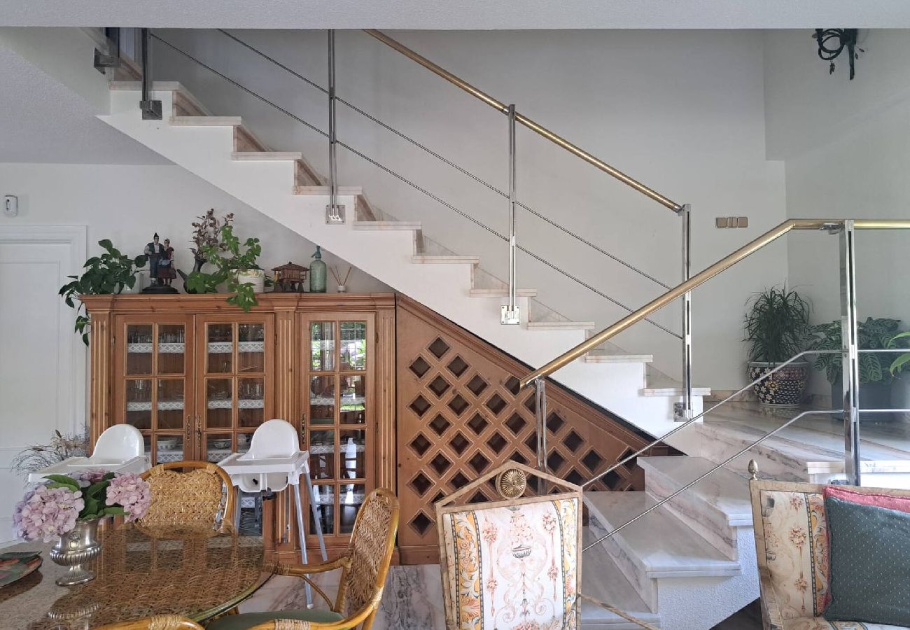 Chalet en Ribadesella - Casa Kusi con Jardin Privado y Jacuzzi