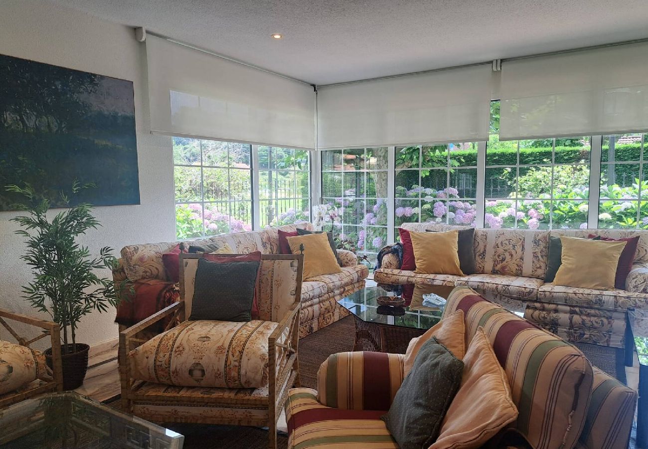 Chalet en Ribadesella - Casa Kusi con Jardin Privado y Jacuzzi