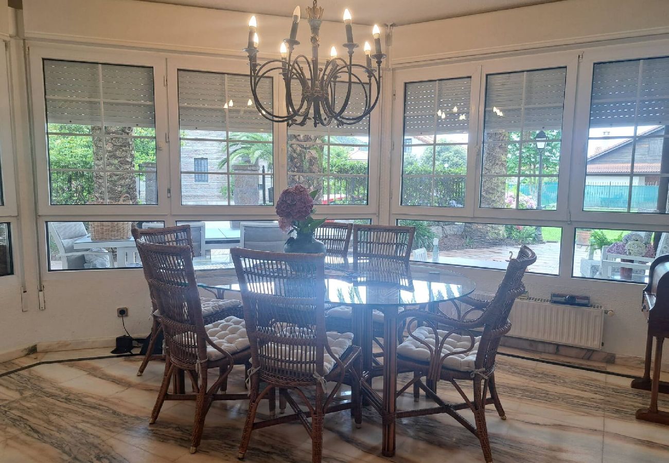 Chalet en Ribadesella - Casa Kusi con Jardin Privado y Jacuzzi