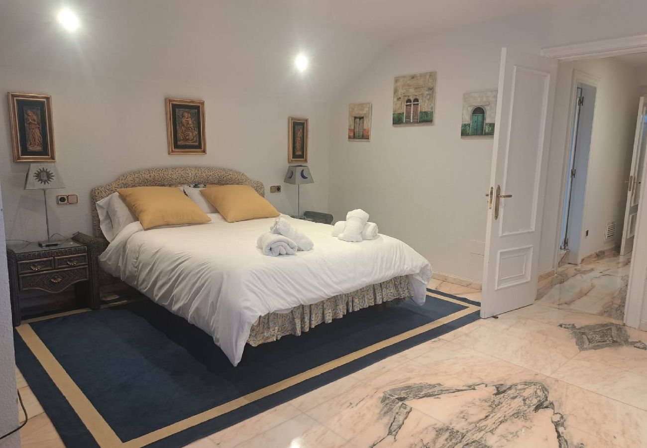 Chalet en Ribadesella - Casa Kusi con Jardin Privado y Jacuzzi