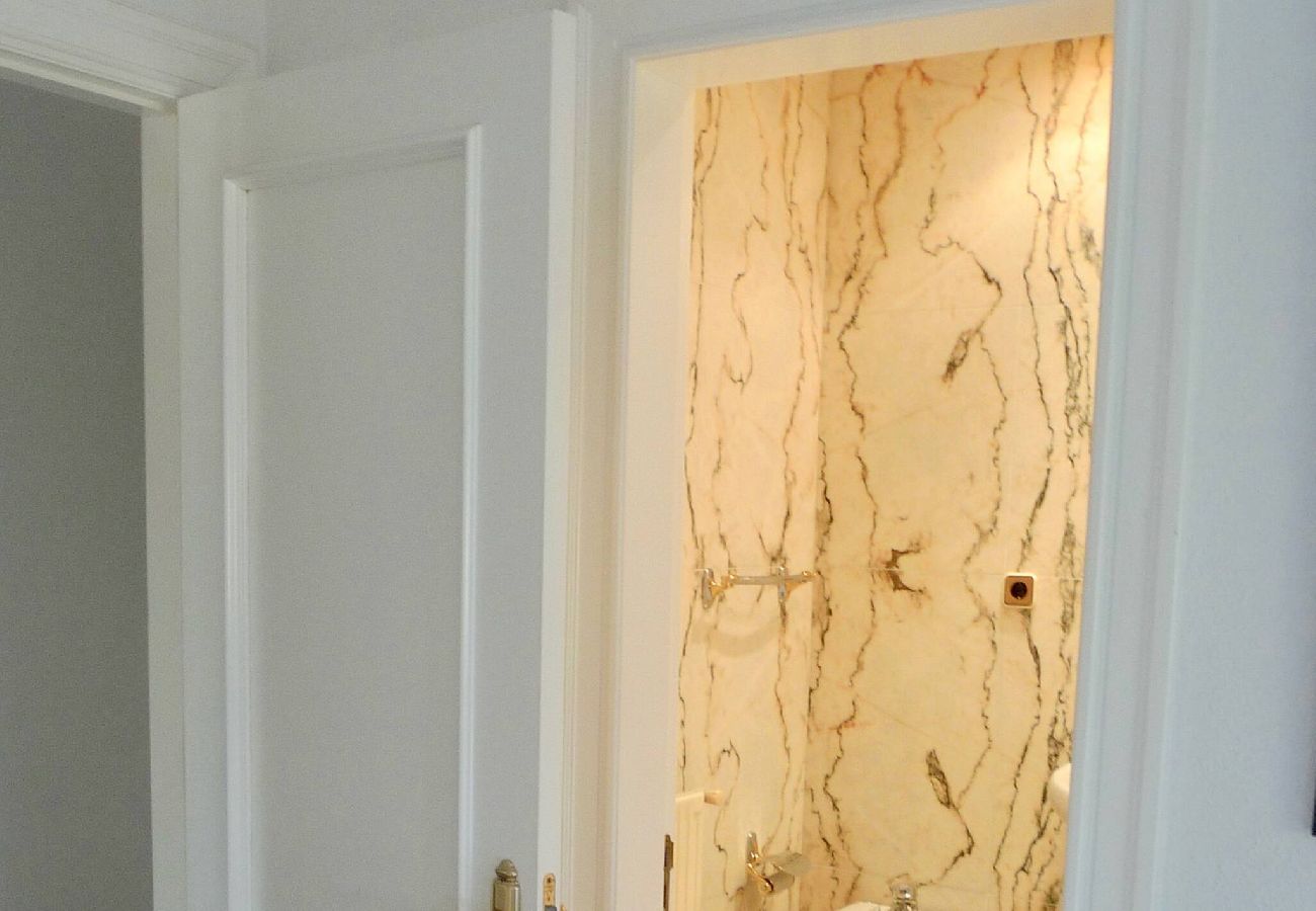 Chalet en Ribadesella - Casa Kusi con Jardin Privado y Jacuzzi