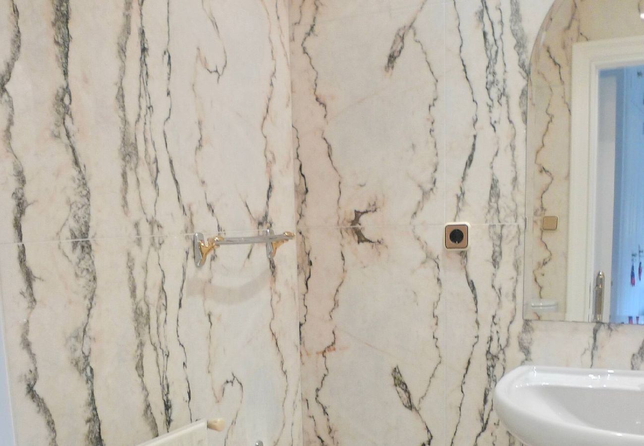 Chalet en Ribadesella - Casa Kusi con Jardin Privado y Jacuzzi