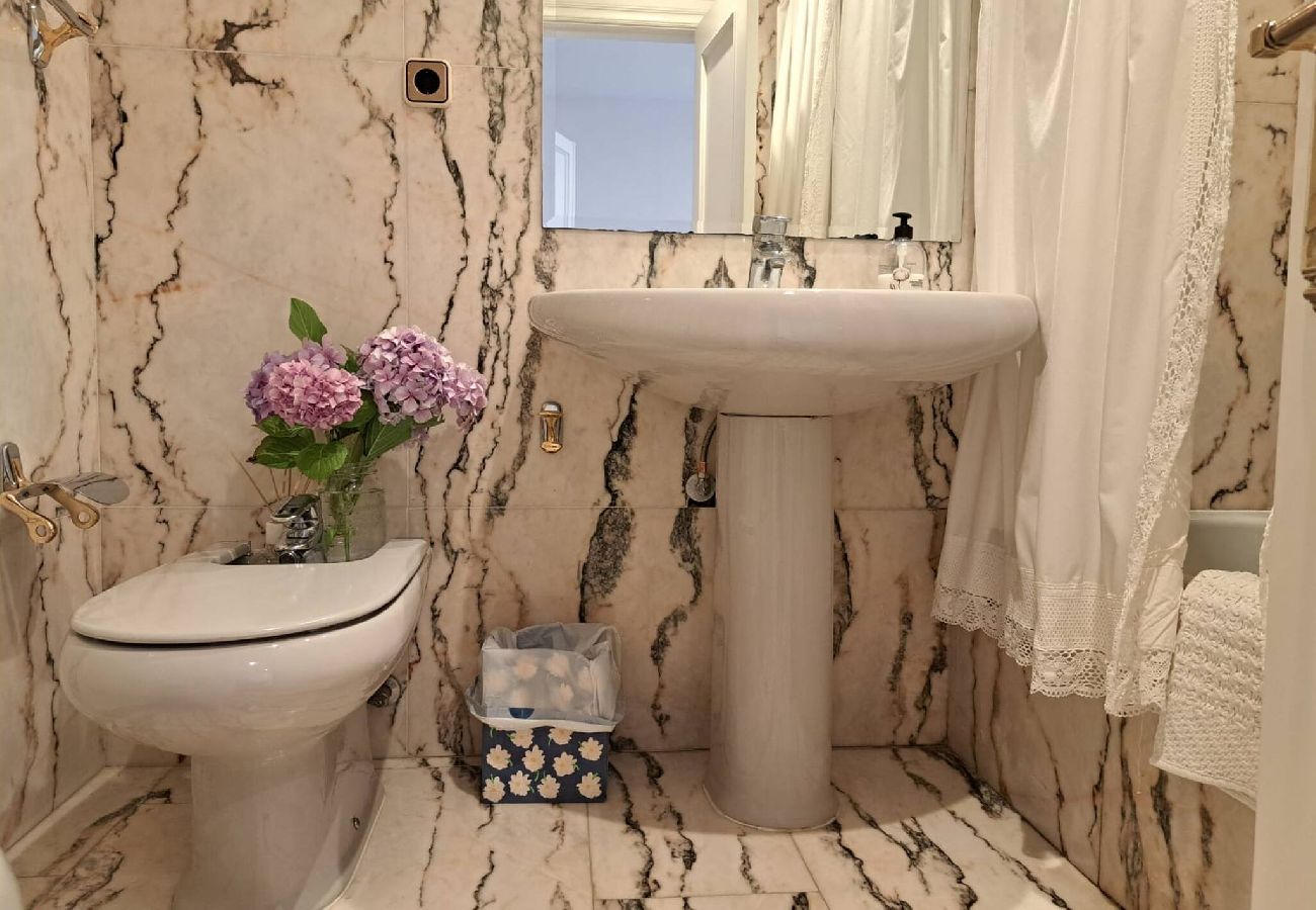 Chalet en Ribadesella - Casa Kusi con Jardin Privado y Jacuzzi